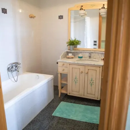 Il Ceppo Sui Sentieri Per Amalfi 3*