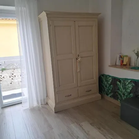 Il Ceppo Sui Sentieri Per Amalfi Alojamento de Acomodação e Pequeno-almoço *